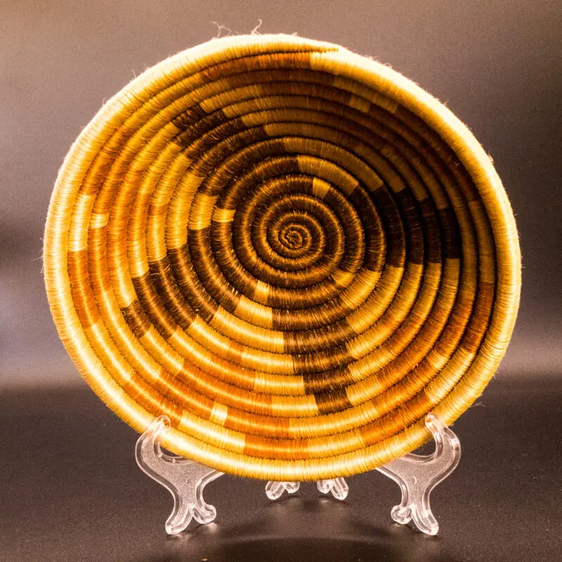 Burundi Natural Grass Basket (Brown)